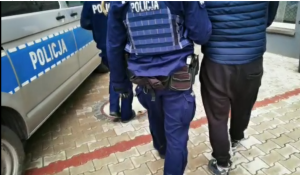 Handlarz narkotykami i jego wspólniczka w rękach policjantów. Kryminalni zabezpieczyli  sporą ilość metamfetaminy, pieniędzy oraz biżuterię.