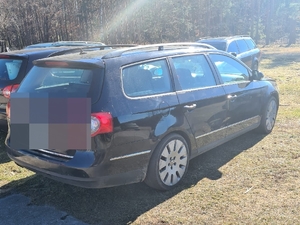 Odzyskany przez policjantów samochód osobowy marki Volkswagen