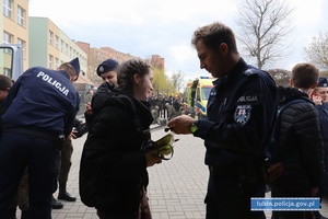 Policjanci podczas dni otwartych w Zespole Szkół nr 2 w Lubinie