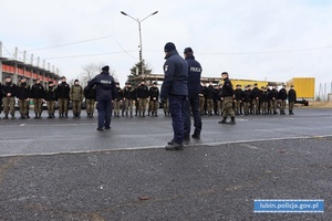 Ćwiczenia Nieetatowego Pododdziału Prewencji Policji wraz z klasą mundurową