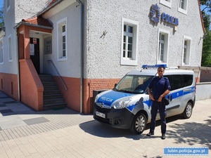 Policjant jadąc na służbę zatrzymał pijanego motorowerzystę.