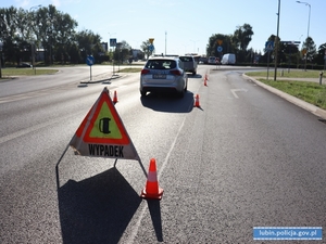 Potrącenie pieszego na pasach. Policjanci apelują o szczególną ostrożność na drodze.