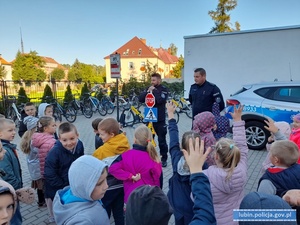 Policjanci na prelekcji z dziećmi