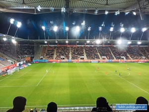 Mecz piłki nożnej na stadionie Zagłębia