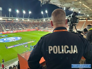 Policjant na stadionie