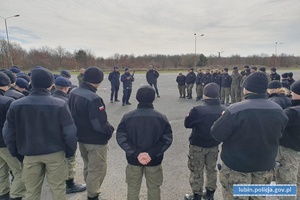 Klasa mundurowa na stadionie