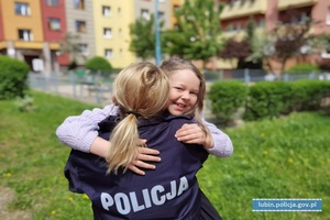 Dzisiaj Dzień Mamy – podczas składania życzeń porozmawiajmy o bezpieczeństwie naszych najbliższych