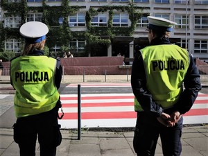 Za kilka dni zabrzmi pierwszy dzwonek. Warto już teraz pokazać pociechom bezpieczną drogę do szkoły