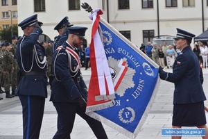 Nadanie sztandaru dla Komendy Powiatowej Policji w Lubinie