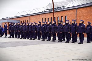 Kolejni nowi policjanci zasilili szeregi dolnośląskiej garnizonu. Dwie policjantki przyjęły się w Lubinie