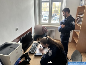 Mężczyzna, który wszedł do szkoły z młotkiem, tymczasowo aresztowany na 3 miesiące