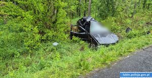 Tragedia na drodze. Nie żyje 18-letnia kierująca samochodem. Policjanci apelują o ostrożną jazdę