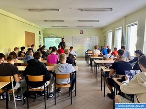 Zagrożenia w internecie, hejt i mowa nienawiści - program profilaktyczny realizowany przez policjantów z Lubina