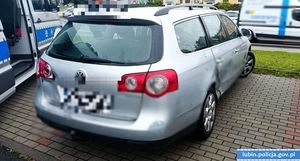 Policjanci zatrzymali kierującą z sądowymi zakazami i narkotykami w portfelu