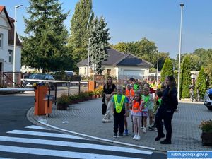 Bezpieczna droga do i ze szkoły z lubińskimi policjantami