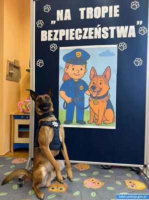 Na tropie bezpieczeństwa  - Rocket, policyjny pies ze swoją przewodniczką w szkole i w przedszkolu