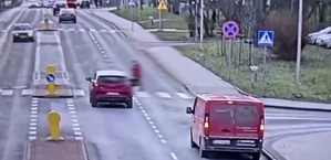 Potrącenie kobiety na przejściu dla pieszych