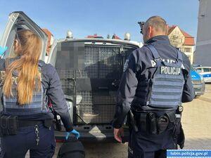 Seryjny złodziej zatrzymany przez policjantów, trafił już za więzienne kraty