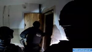 Policjanci przechwycili znaczne ilości narkotyków i zatrzymali dwóch mężczyzn. Jeden z nich został już tymczasowo aresztowany