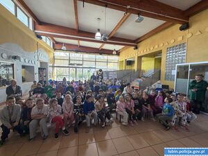 Spotkanie policjantów z dziećmi w szkole