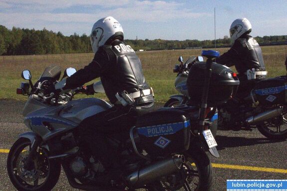 Policjanci na motocyklach