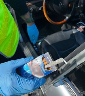 Kierował autem i palił marihuanę – został zatrzymany przez patrol ruchu drogowego