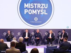 Zdjęcie ze spotkania Policji i przedstawicieli PZU