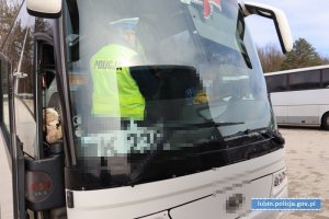 Policjanci w autobusie