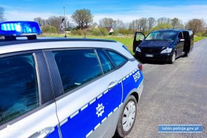 Nie zatrzymał się do kontroli, bo jechał skradzionym autem. Policjanci odzyskali pojazd, a sprawca trafił do aresztu.